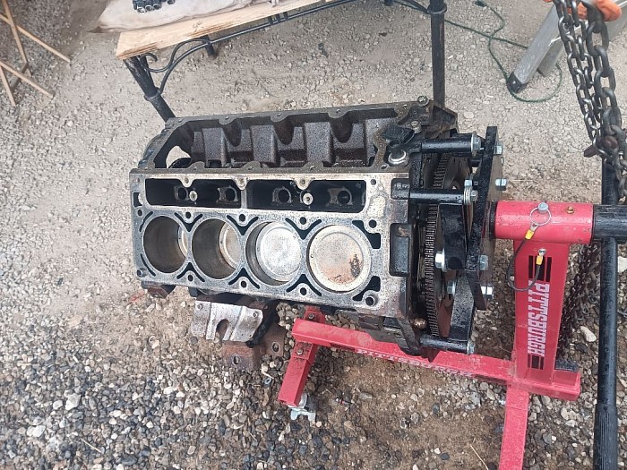 Preping engine block for 2004 ls 6.0 engine gasket set, timing chain, oil pump  water pump, thermostat... replacement