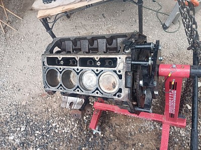 Preping engine block for complete engine gasket set, timing chain, oil pump, water pump...
